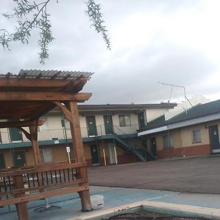 Usa Motel Pueblo Ngoại thất bức ảnh